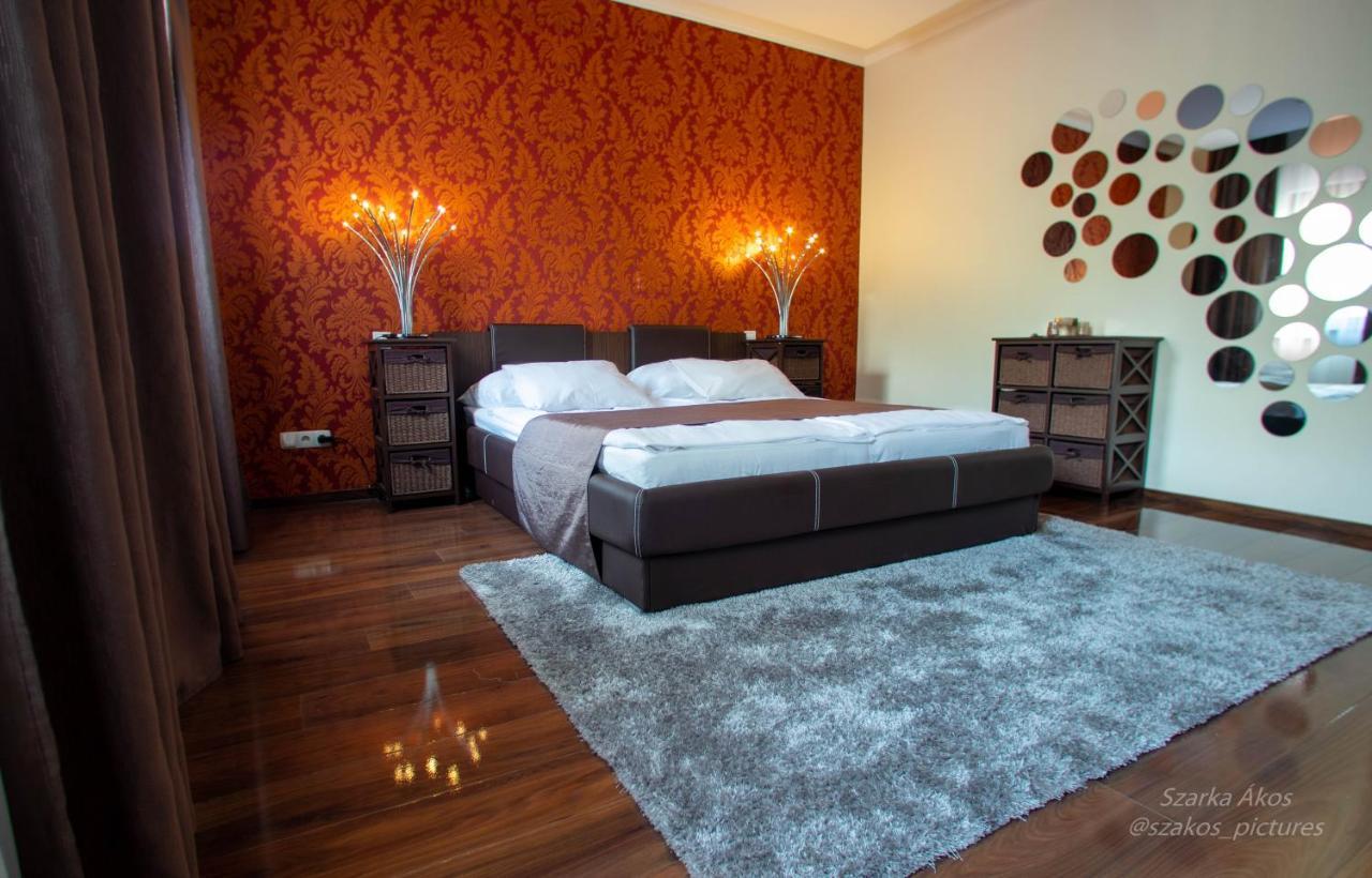 Pollushof Panzio Es Etterem Bed & Breakfast Csolnok Dış mekan fotoğraf