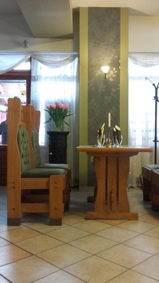 Pollushof Panzio Es Etterem Bed & Breakfast Csolnok Dış mekan fotoğraf