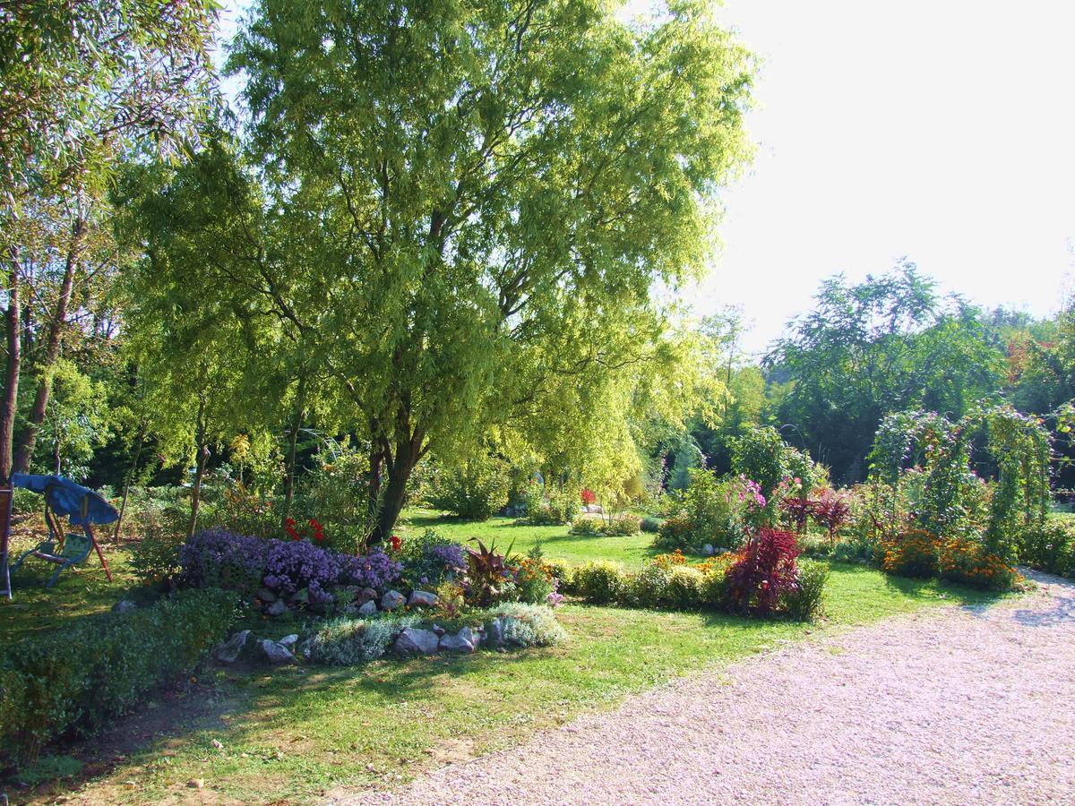 Pollushof Panzio Es Etterem Bed & Breakfast Csolnok Dış mekan fotoğraf