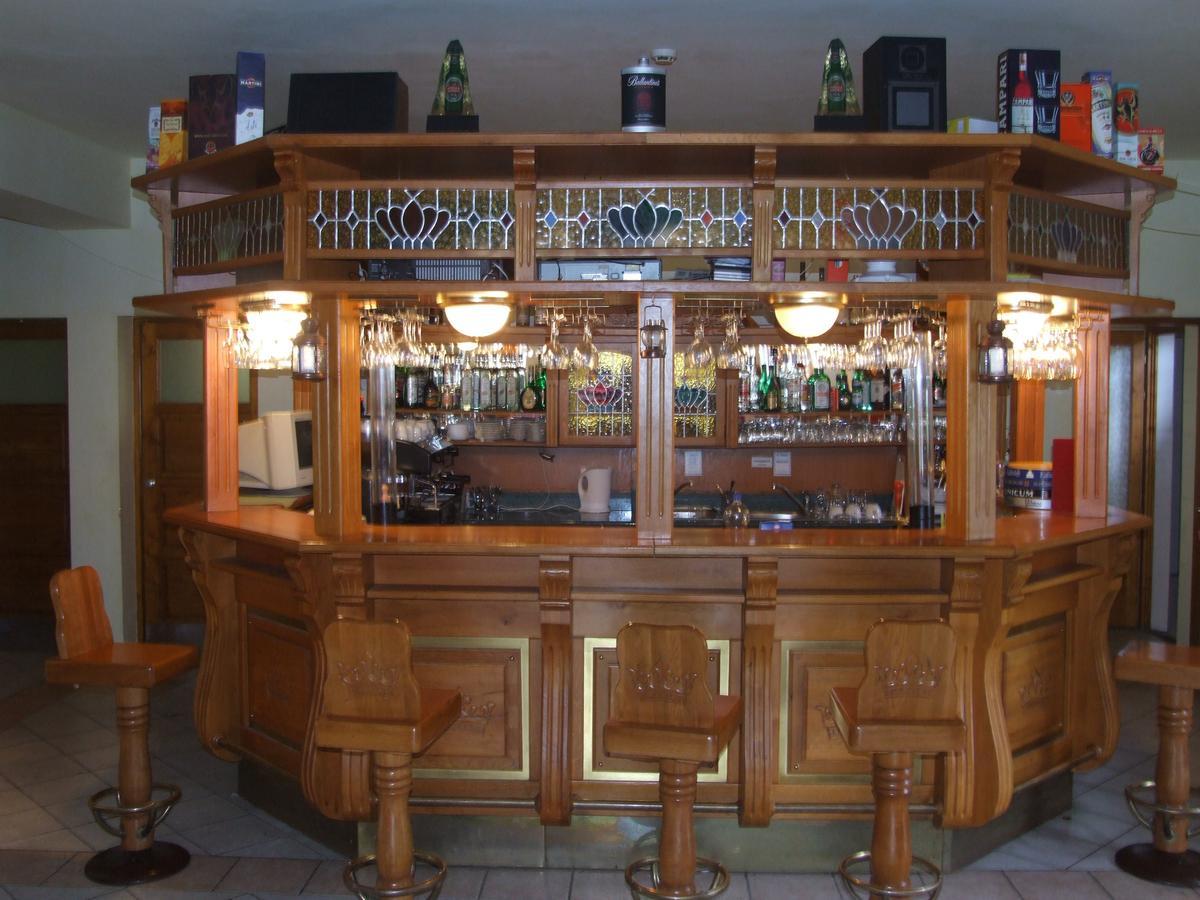 Pollushof Panzio Es Etterem Bed & Breakfast Csolnok Dış mekan fotoğraf